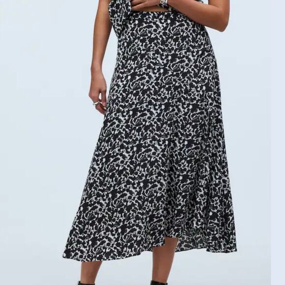 Madewell Women's Side-Slit Midi Skirt in Floral Crepe Black and White 8 NEW - Picture 3 of 13